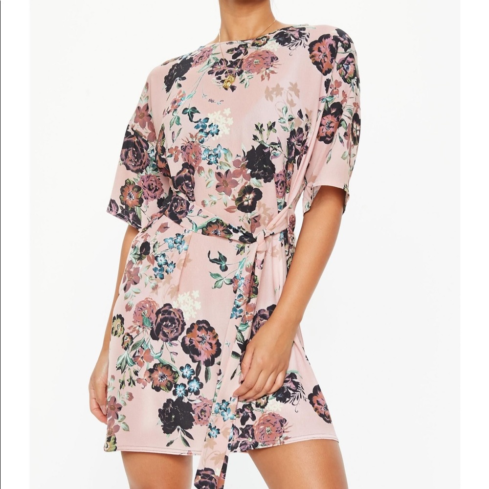 Missguided - pink tie waist floral T-shirt dress